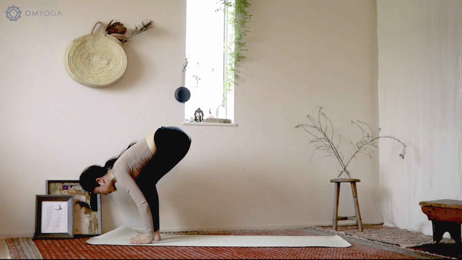 ウッターナアーサナ