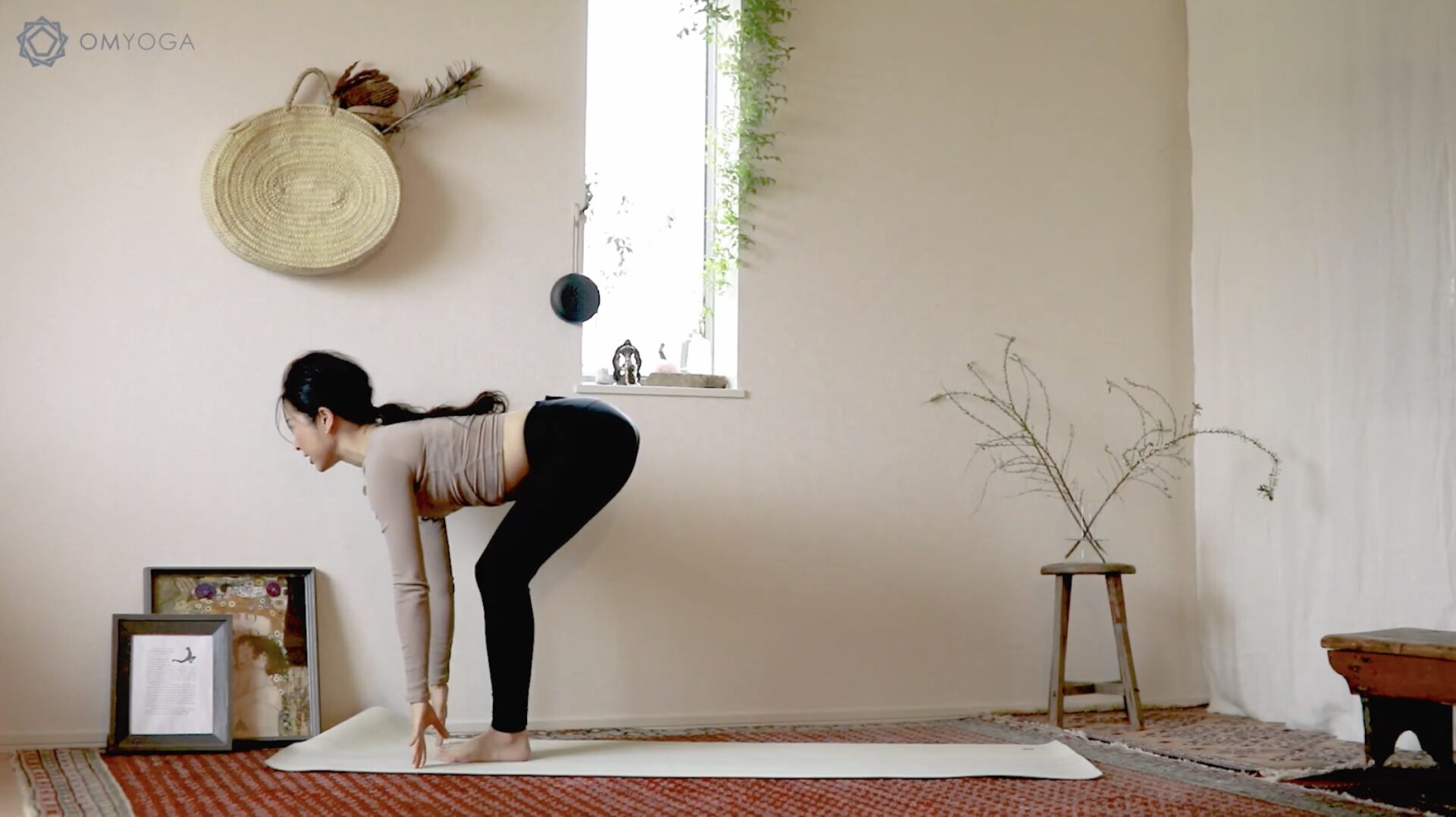 アルダウッターナアーサナ