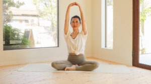 体引き締め効果抜群！かんぬきのポーズのやり方とは？