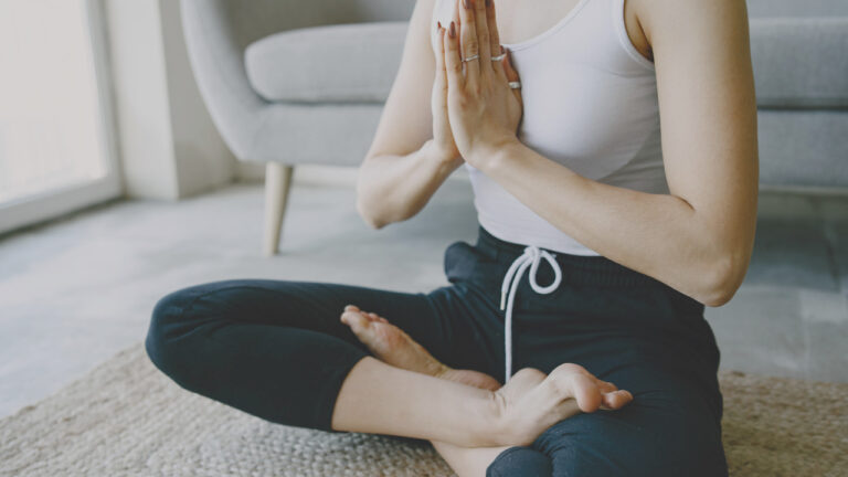 ダイエットが続かないあなたにおすすめするヨガできれいに痩せる方法