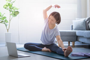 ヨガインストラクターは40代でもなれる！理由と目指す方法を伝授